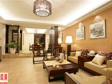   中式风格是以宫廷建筑为代表的中国古典建筑的室内