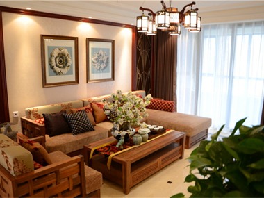 本套住宅采用中式新古典风格，新古典是现代与传统相结