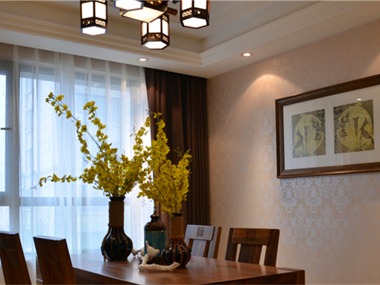 本套住宅采用中式新古典风格，新古典是现代与传统相结
